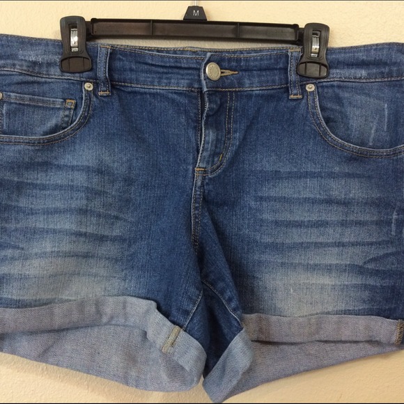 🎀SOLD🎀 The Limited 678 Denim Shorts Size 14 - Picture 1 of 2