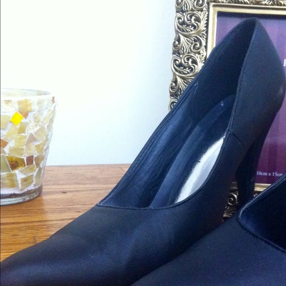 Gently Worn Black Office Pumps - Picture 3 of 3