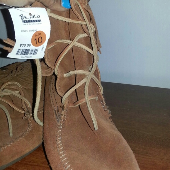 Brown suede Pocahontas fringe boots