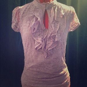 Super cute!! Lilac lace ruffled top!