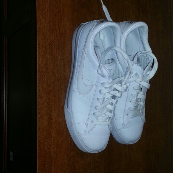 Nike low top sneakers