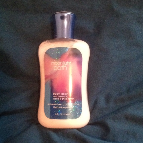 Moonlight path body lotion - Picture 1 of 1