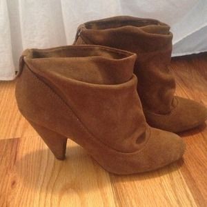 Steve Madden slouchy booties - size 9