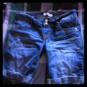 L.e.I brand capris shorts