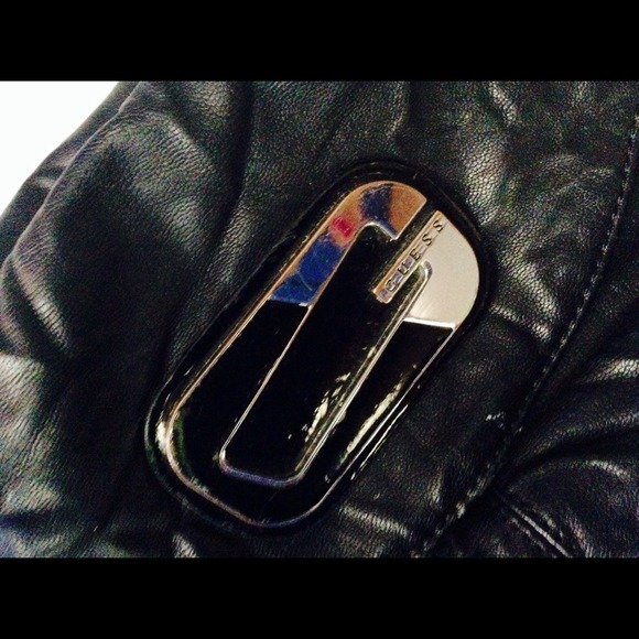 Guess Original Handbag - Picture 2 of 3