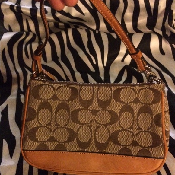 Handbag - Picture 3 of 4