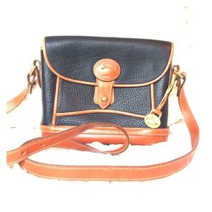 Vintage Dooney and Burke small purse!