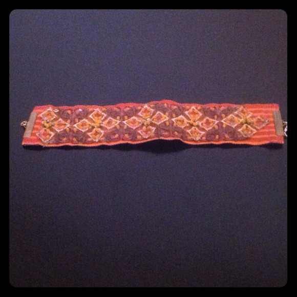 Very detailed cuff bracelet - Picture 1 of 2