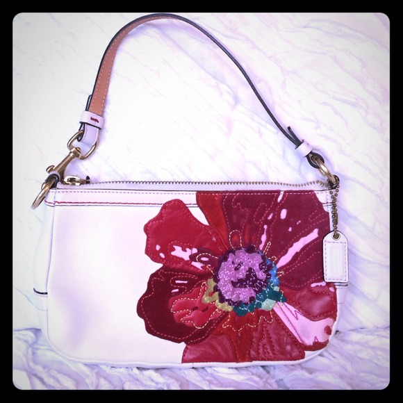 Coach purse, perfect for spring!