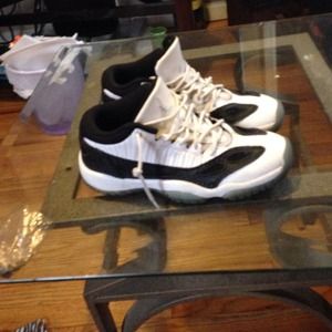 Black && white Jordan's