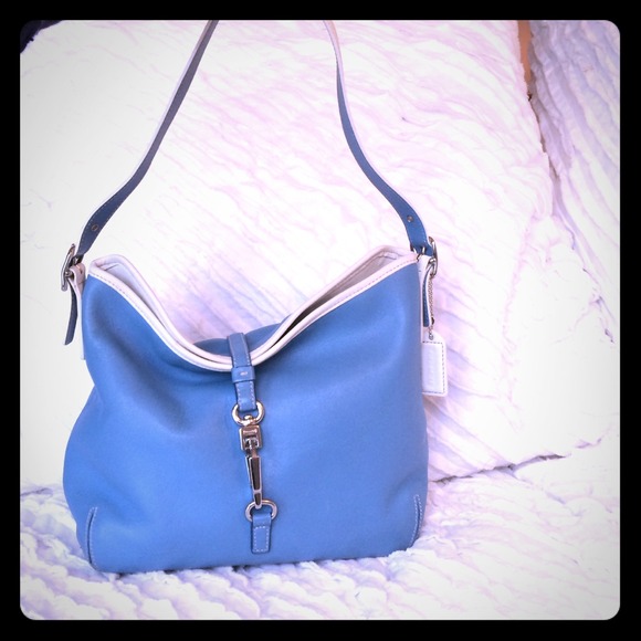Authentic coach blue leather purse!
