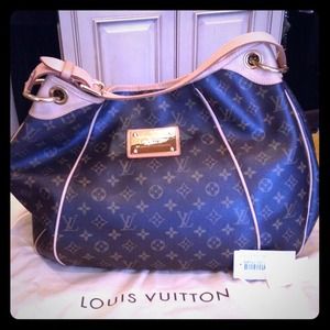 Authentic Louis Vuitton Gelliera GM Handbag