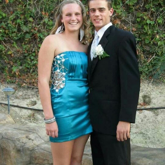 Homecoming dress - Picture 2 of 4