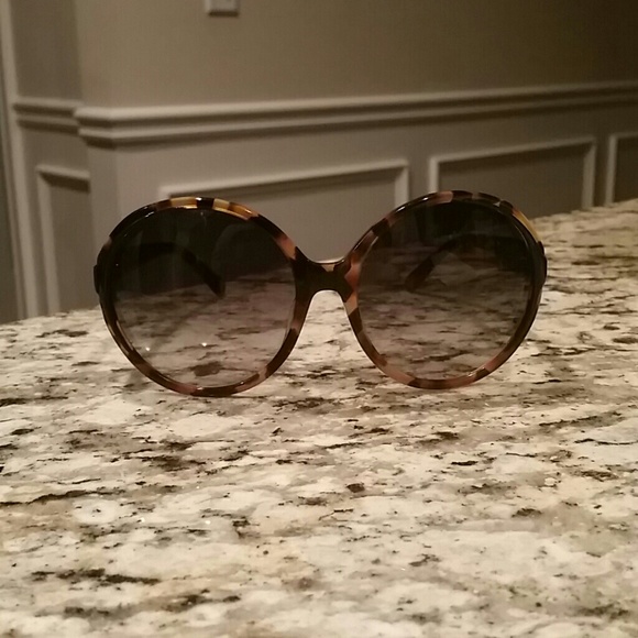 Michael Kors tortoise sunglasses - Picture 2 of 4