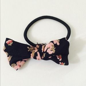 ❌SOLD ON VINtED Brandy Melville Hairtie❌