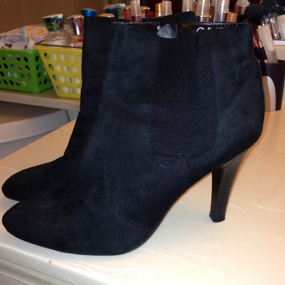 LIKE NEW! Isaac Mizrahi Ankle boots