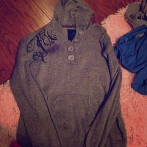 Light weight long sleeve sweater