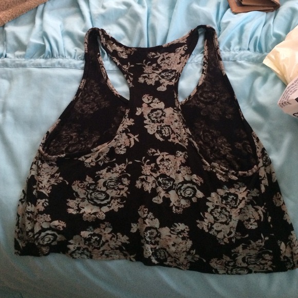 Tank/Crop Top - Picture 3 of 3