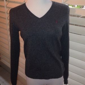 Ralph Lauren 100% cashmere gray v-neck sweater L
