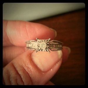 Sold !!! Sterling silver diamond ring