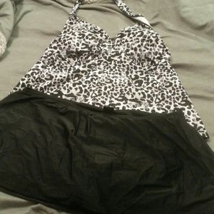 On hold - NWOT Plus size tankini set