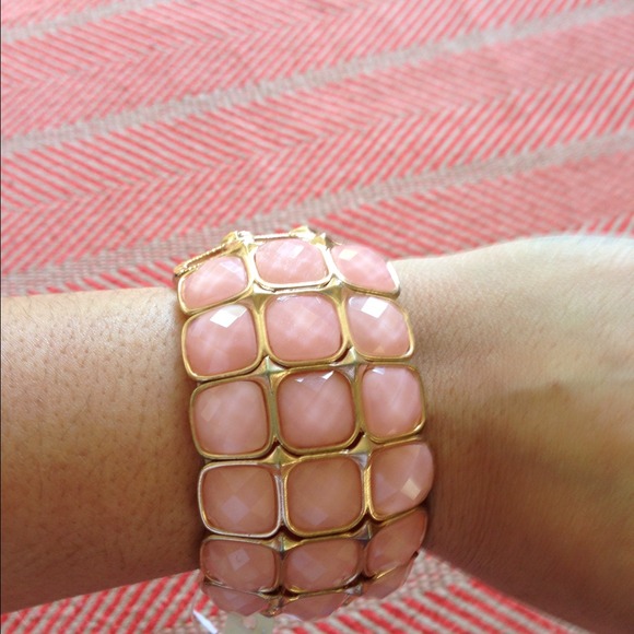 🎉Host Pick🎉    Coral bracelet - Picture 3 of 4