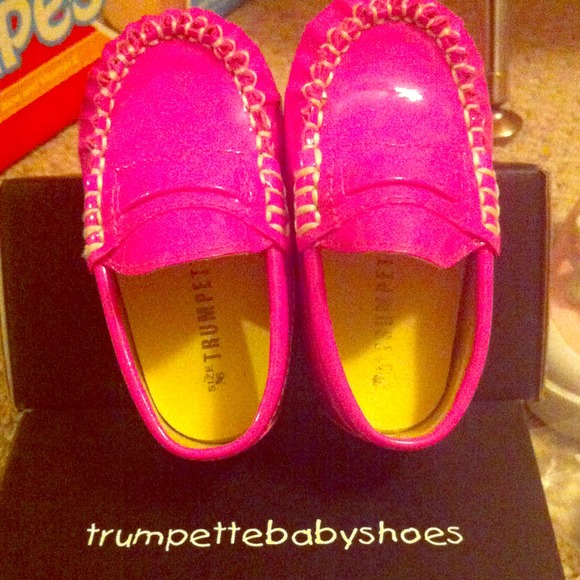 Pink baby shoes
