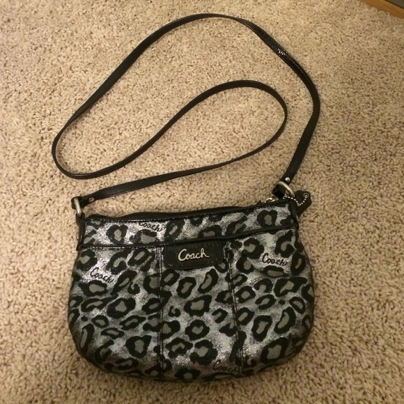 Coach crossbody purse! HOLDING 🔴🔴‼️