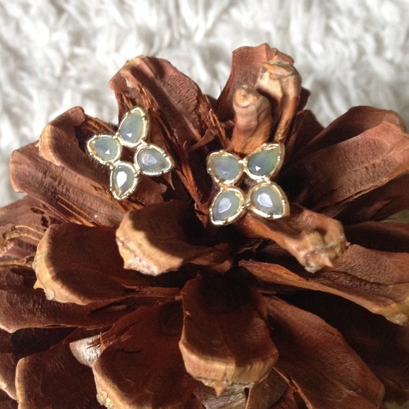 Sold in bundle ✨Vintage Inspired Jade Studs