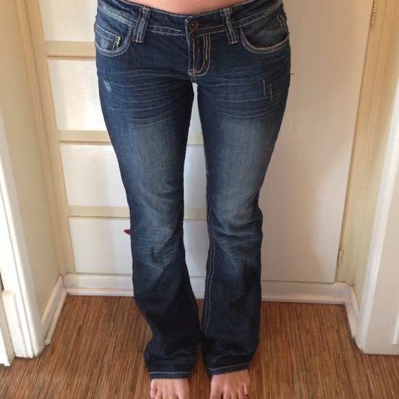 🚫SOLD IN BUNDLE🚫 Cute bootcut jeans :)