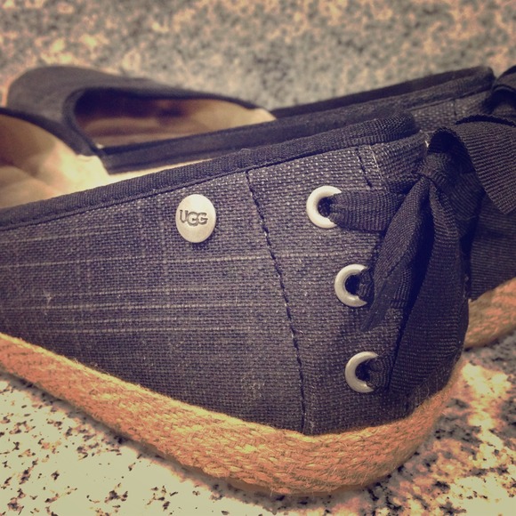 UGG Shoes - Cute Ugg Flats!!