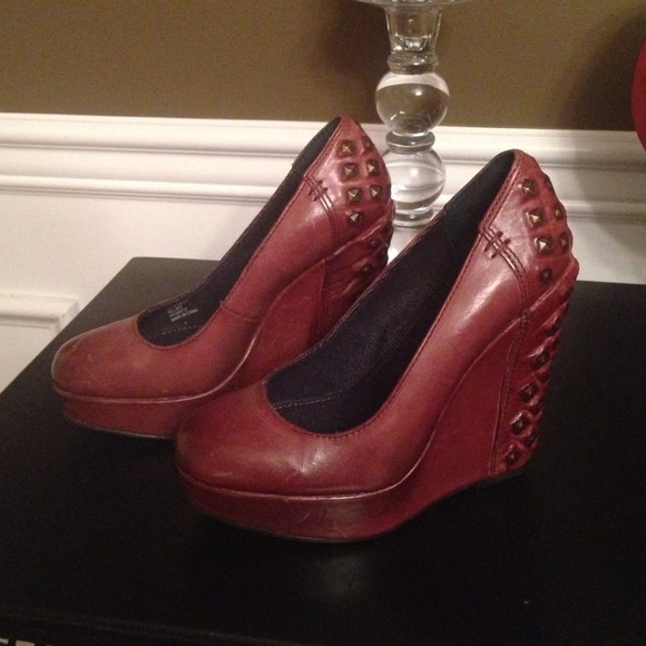 AMAZING brand new Calvin Klein wedges