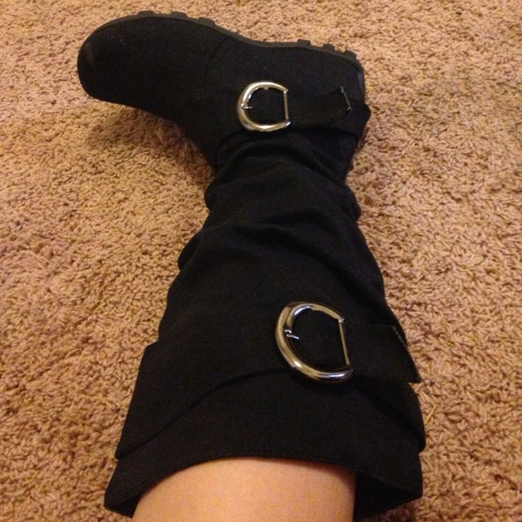 Brand new black boots