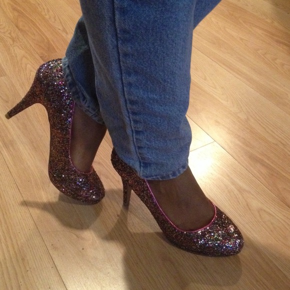 Shoes - Picture 2 of 2