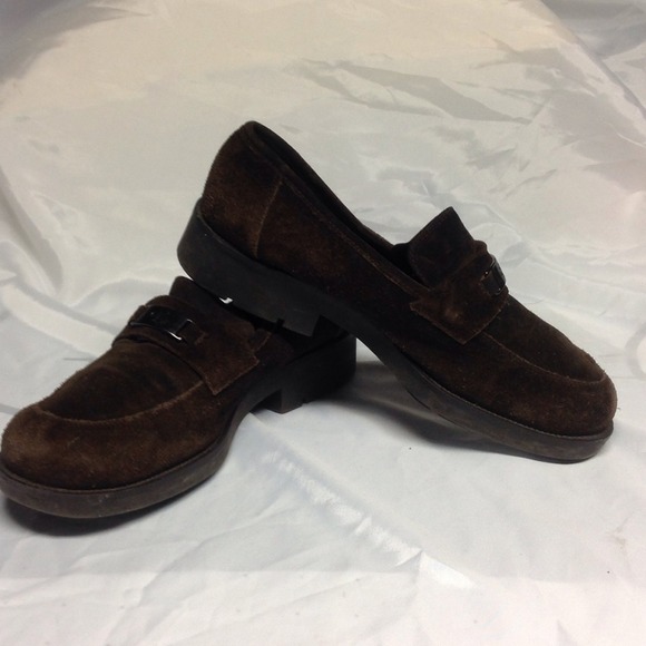 Shoes - Picture 2 of 3