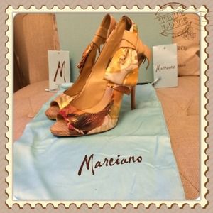 Gorgeous Guess Marciano heels sz 6. Used twice! 👠