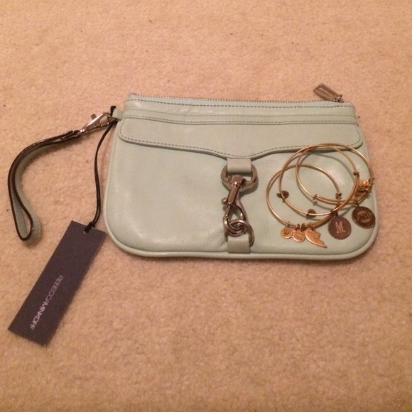 Rebecca Minkoff Handbags - Rebecca Minkoff Skinny MAC Wristlet