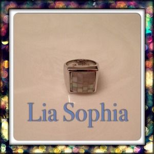 Lia Sophia Mother of Pearl Ring (7)