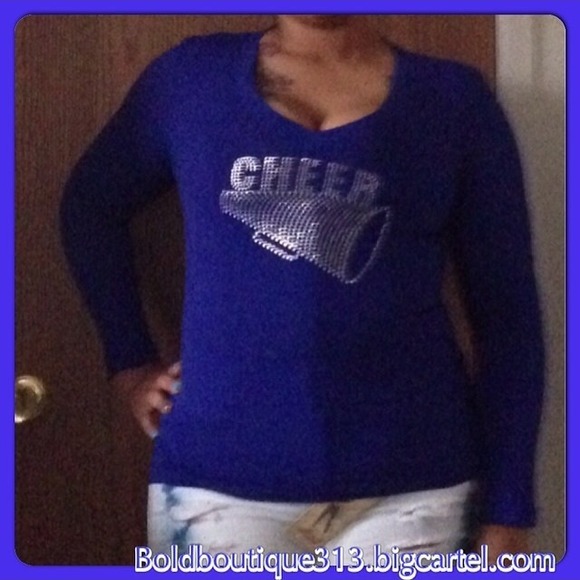 💙💎*REDUCED PRICE* RHINESTONE CHEER TEE $15💎💙