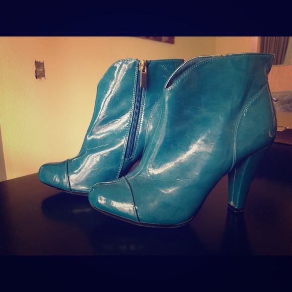 Teal booties with a heal