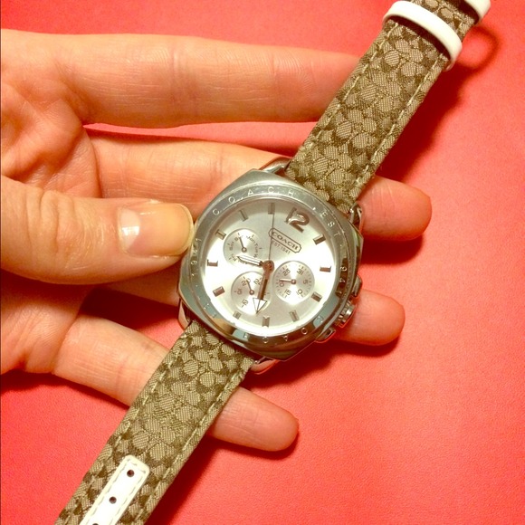 Coach classic signature strap watch