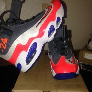 Griffey shoe/size 5