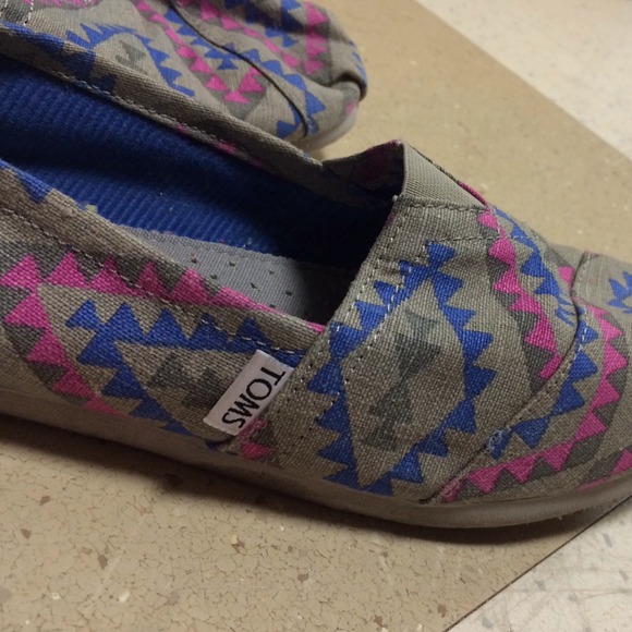 UPDATED! ✨TOMS✨