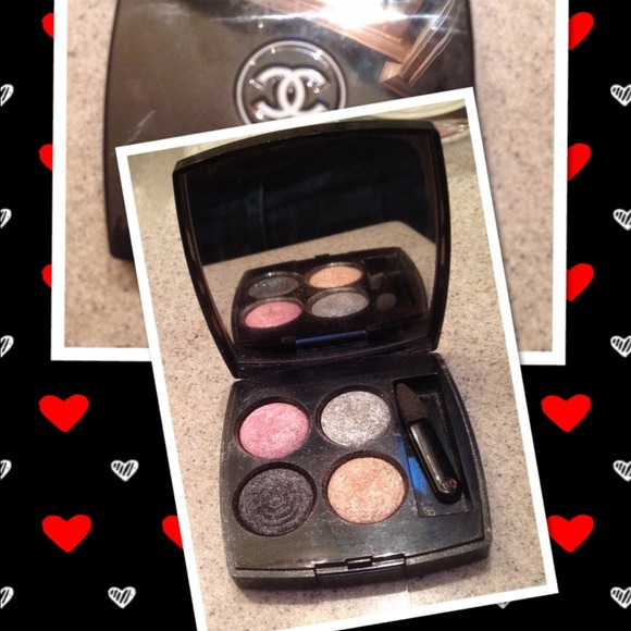 Chanel eye shadow palette. Sparkling stains!