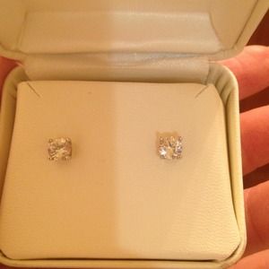 14K White Gold White Sapphire Stud-Earrings