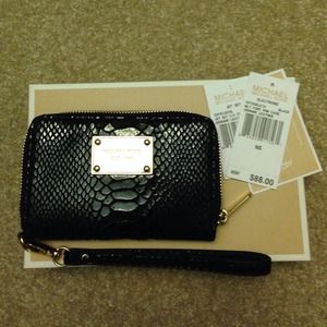 Michael Kors wristlet- phone case