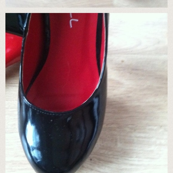 Shoes - Picture 2 of 3