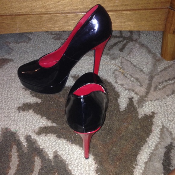 Shoes - Picture 3 of 3