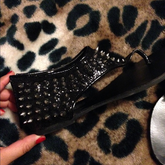 Spiked 😍 - Picture 2 of 3