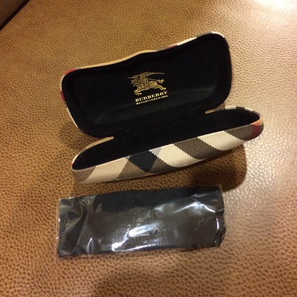Burberry sunglasses box with cleaning